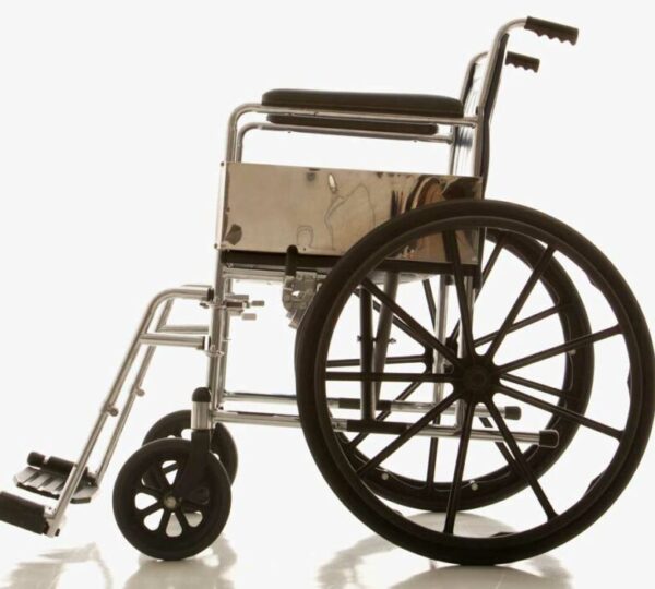 Spende eines Rollstuhls